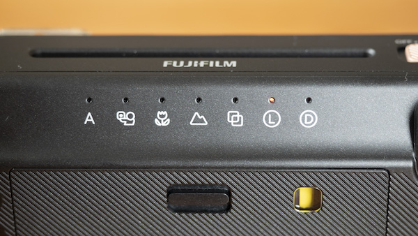 Fujifilm Instax Square SQ6 vs. Mini 90 Neo Classic – The 10 Main Differences